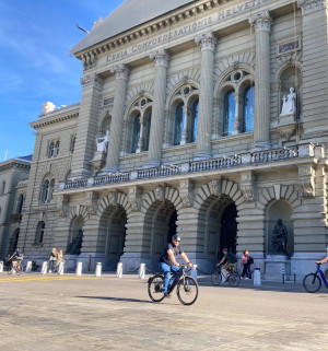 24_bundeshaus_velos_fuss_rm_small.jpg
